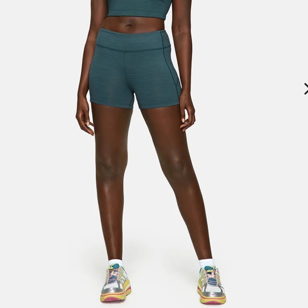 Outdoor voices 3.5” flex shorts in color Evergreen